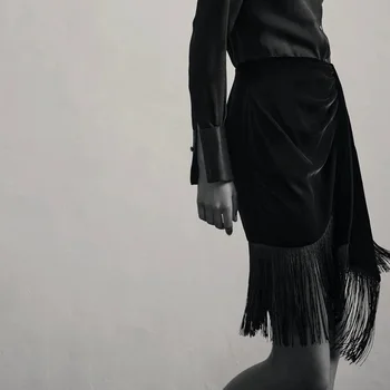 KUMSVAG Kvinder Sommeren Vintage Velvet Kvast Nederdele 2020 Solid Sort Sexet Høj talje Fashion Street Kvindelige Mini Nederdel Tøj