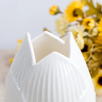 Nordisk Hvid Farve Keramisk Vase Hvide Lotus Blomst Af Porcelæn Vase Moderne Mode Bordplade Vase Hjem Indretning Sjove Gaver Dropshipping